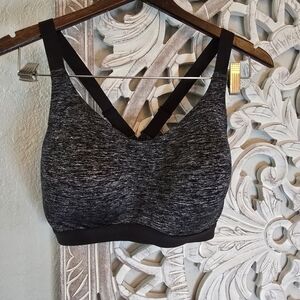 Victoria's Secret Women's Sport Lightweight Wireless Medium Support Bra 36D